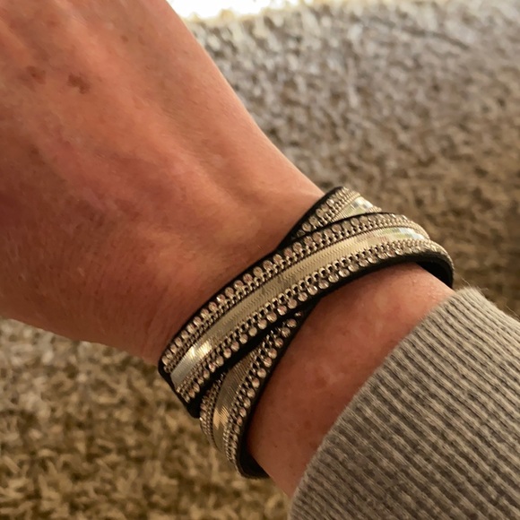 3 Ways to use this Jewelry - bracelet, choker and bracelet!